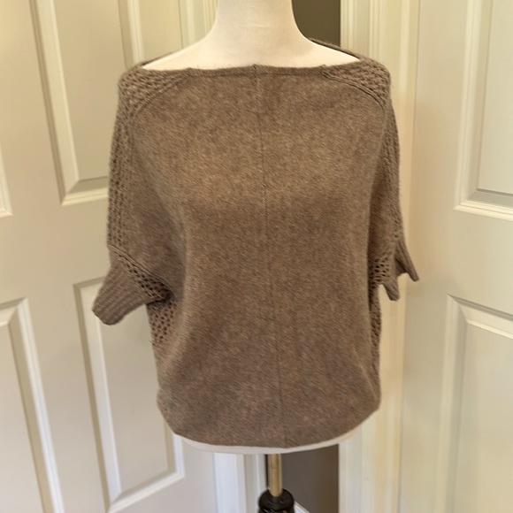 Cashmere off shoulder sweater - Picture 1 of 3